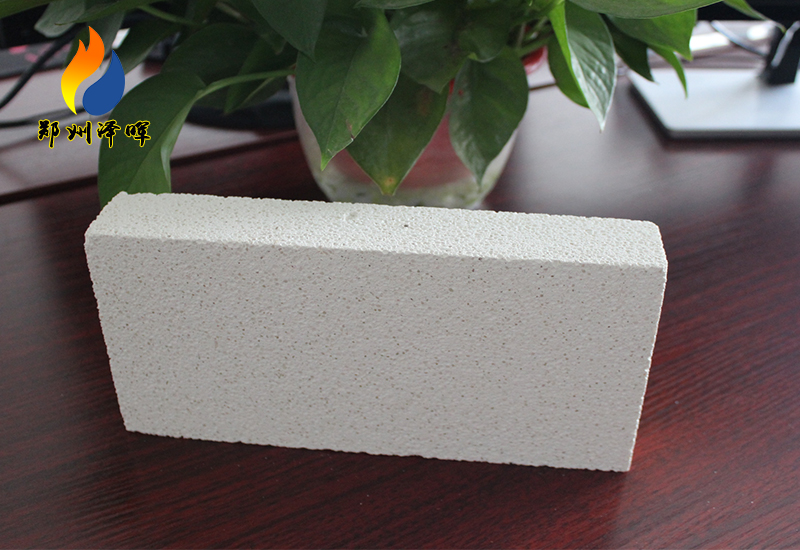 輕質(zhì)莫來(lái)石磚三分片